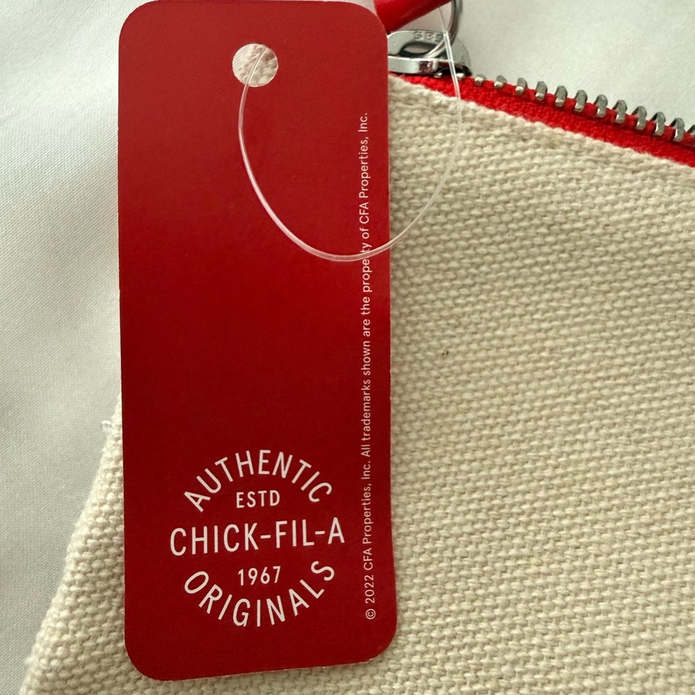 Chick-fil-A Cow Slides + Cooler Pouch + “Eat Mor Chikin” Tote (NWT) - Picture 6 of 12